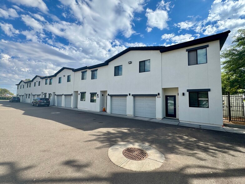 21050 N 23rd Ave, Phoenix, AZ à vendre - Photo du bâtiment - Image 3 de 9