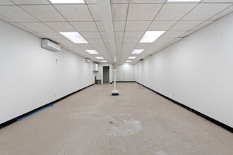 2100 Clove Rd, Staten Island, NY for lease Interior Photo- Image 2 of 6