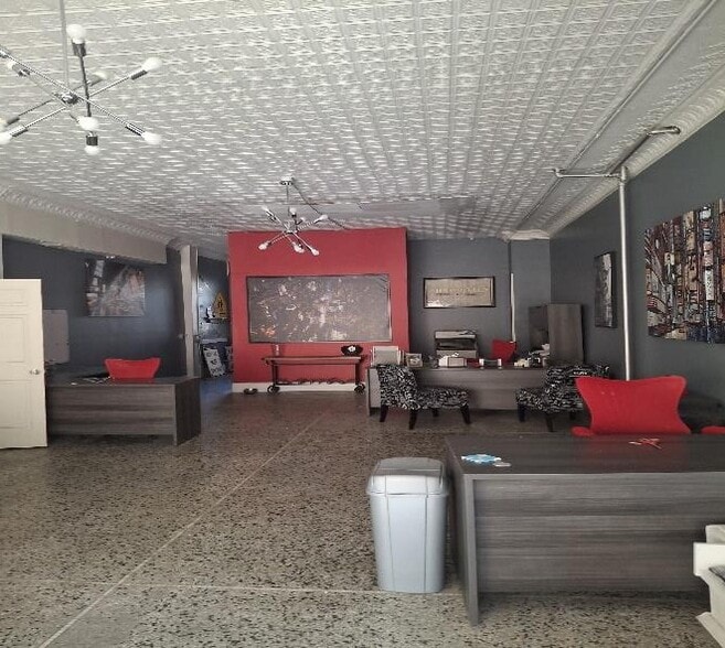 1922-1930 E Park Pl, Milwaukee, WI for lease - Interior Photo - Image 3 of 4