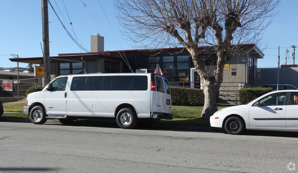 965 San Mateo Ave, San Bruno, CA à louer - Photo du bâtiment - Image 2 de 8