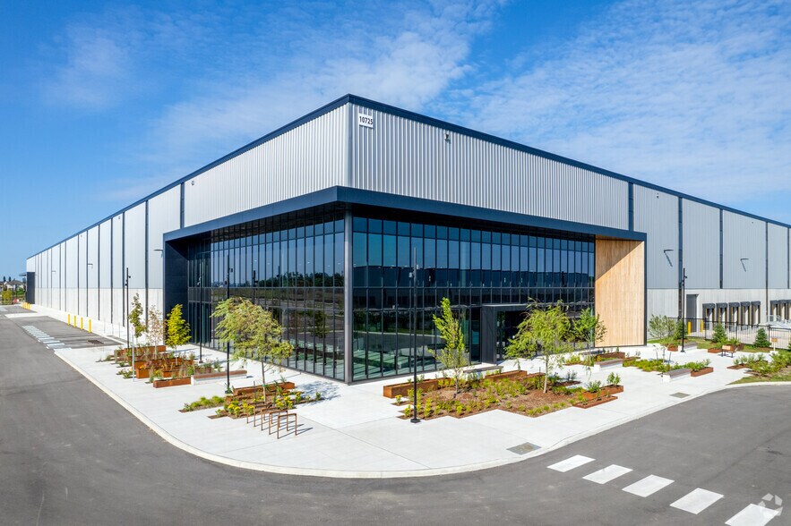 10725 Louis St. Laurent Av, Milton, ON à louer - Photo du bâtiment - Image 3 de 13