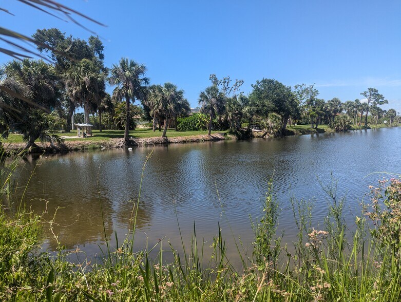 Montauck Ter portefeuille de 4 propriétés à vendre sur LoopNet.ca - Photo du voisinage - Image 3 de 10