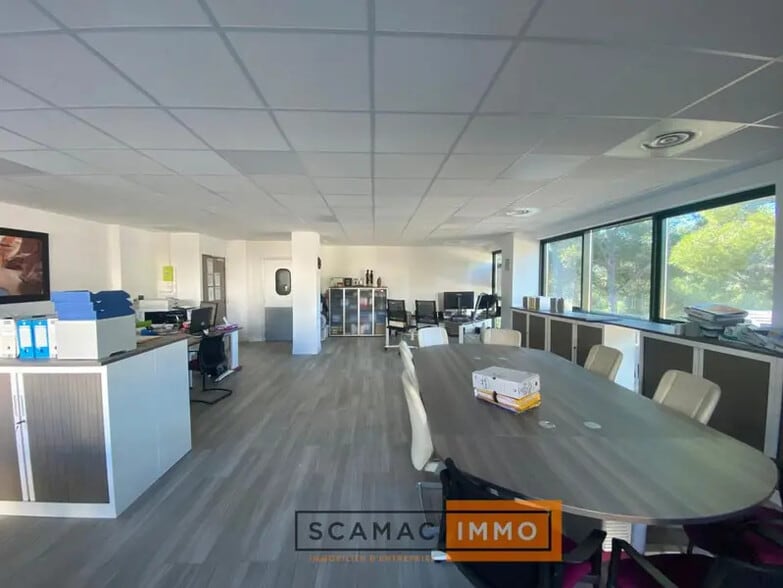 Bureau dans La Ciotat à louer - Photo intérieure - Image 2 de 6