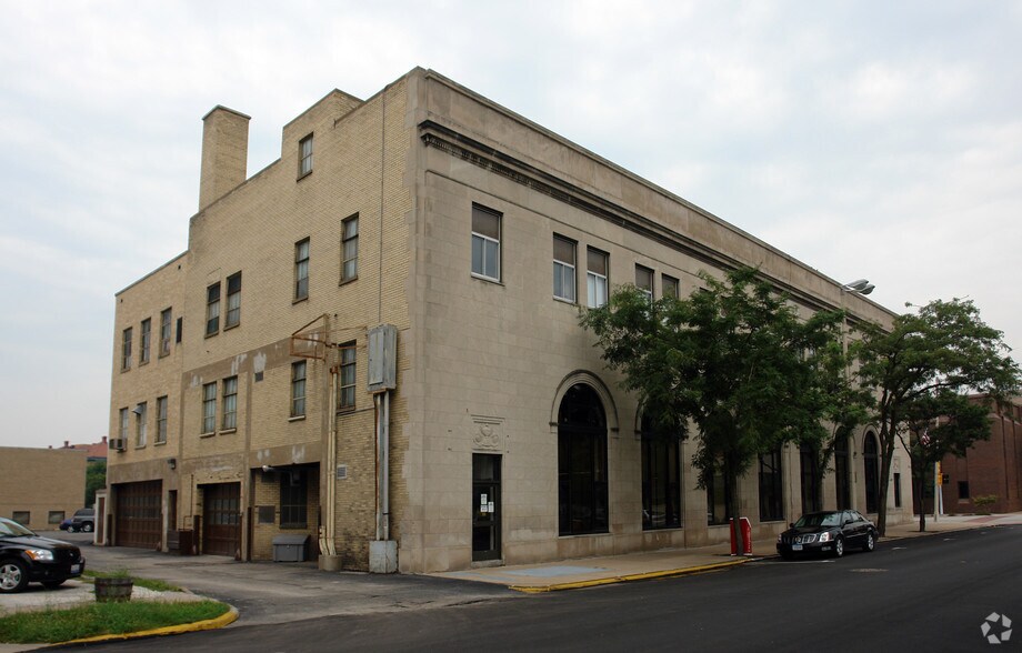 1724 4th Ave, Rock Island, IL à louer - Photo du bâtiment - Image 2 de 4
