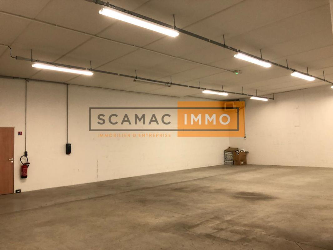 Industrial in Cergy for lease Interior Photo- Image 1 of 5