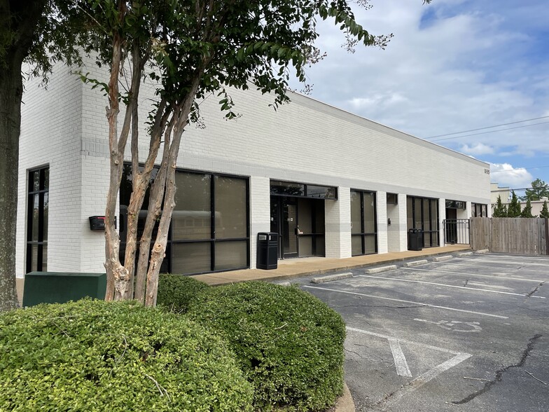 1695 Bonnie Ln, Cordova, TN à vendre - Photo du bâtiment - Image 1 de 13