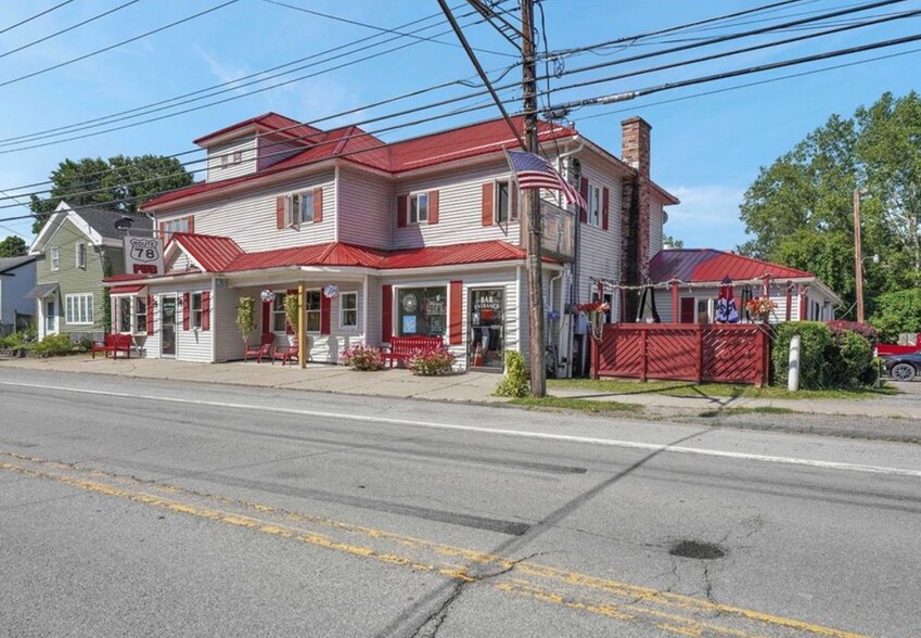 3974 Main St, Strykersville, NY à vendre - Photo du bâtiment - Image 2 de 47