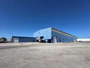 530 Steves Ave, San Antonio, TX for lease Building Photo- Image 1 of 3