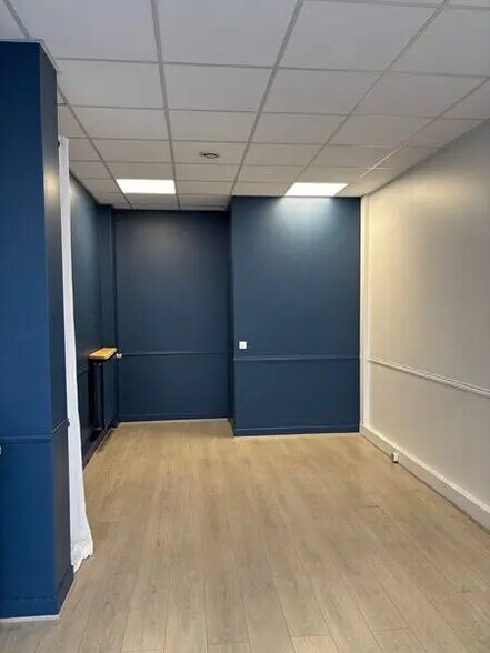 Office in Levallois-Perret for lease - Interior Photo - Image 3 of 5