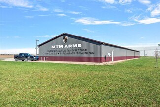 Plus de détails pour 1001 High Prairie Dr, Athens, IL - Commerce de détail à vendre