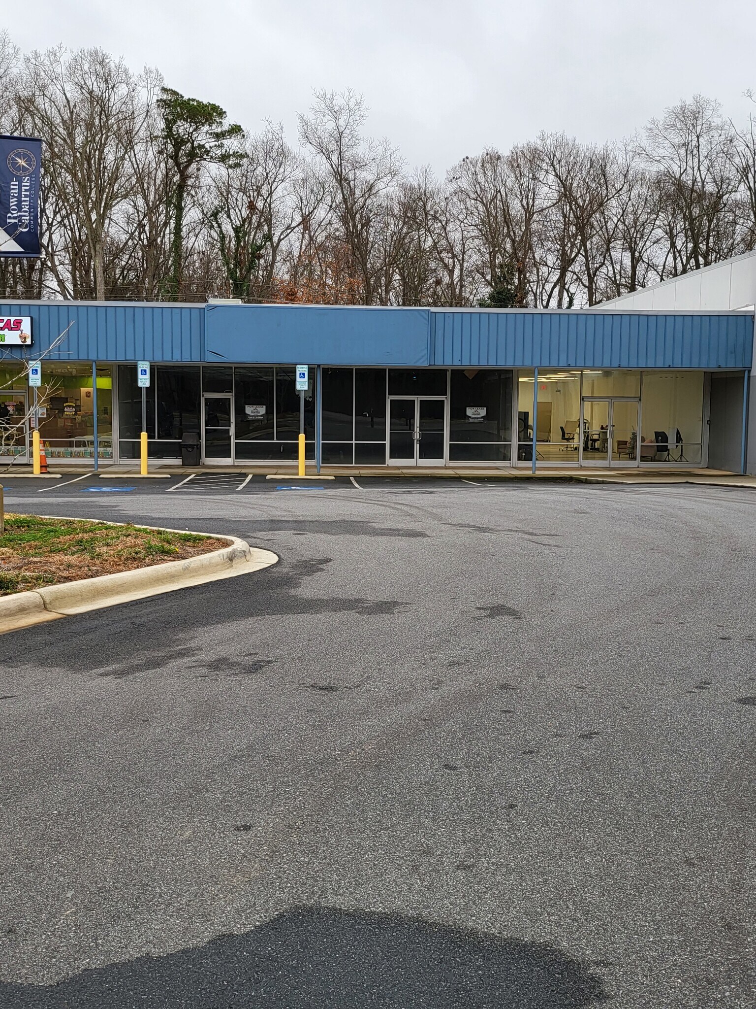 439-489 N Cannon Blvd, Kannapolis, NC for lease Building Photo- Image 1 of 1
