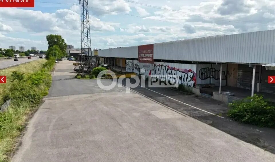 Local d'activités dans Villefranche-sur-Saône à vendre - Photo du bâtiment - Image 2 de 4