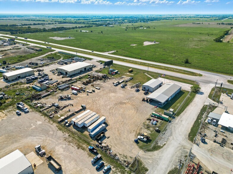 16430 W US Highway 380, Ponder, TX à vendre - Photo du bâtiment - Image 3 de 37