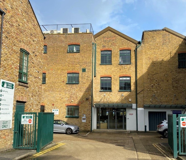 Summer Rd, Thames Ditton for lease - Primary Photo - Image 1 of 8