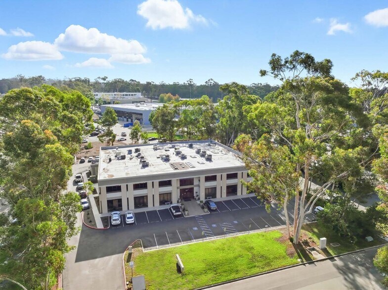 9745-9747 Businesspark Ave, San Diego, CA à vendre - Photo du bâtiment - Image 2 de 6