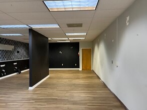 702 W Main St, Jamestown, NC for lease Building Photo- Image 2 of 11