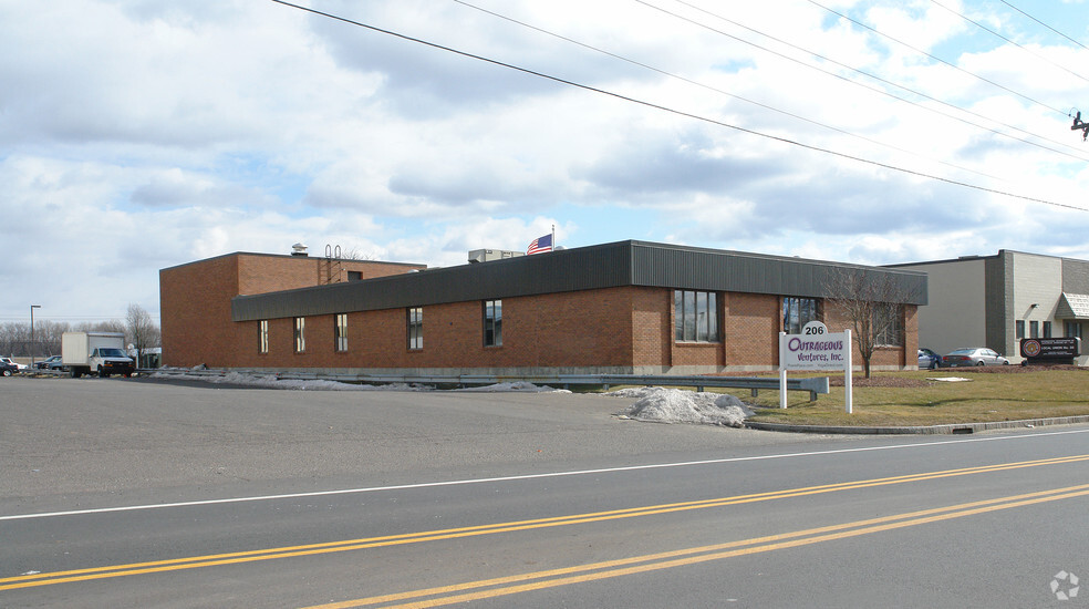 208 Murphy Rd, Hartford, CT for lease - Building Photo - Image 3 of 3