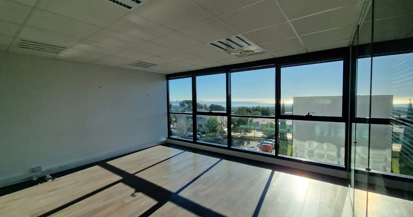 375 Avenue Du Mistral, La Ciotat à vendre Photo du bâtiment- Image 1 de 11