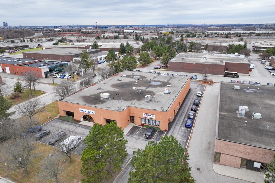 220 Amber St, Markham, ON for sale - Building Photo - Image 1 of 1