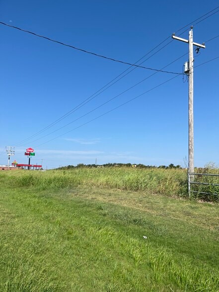 S Woody Guthrie St, Okemah, OK for sale - Building Photo - Image 3 of 6