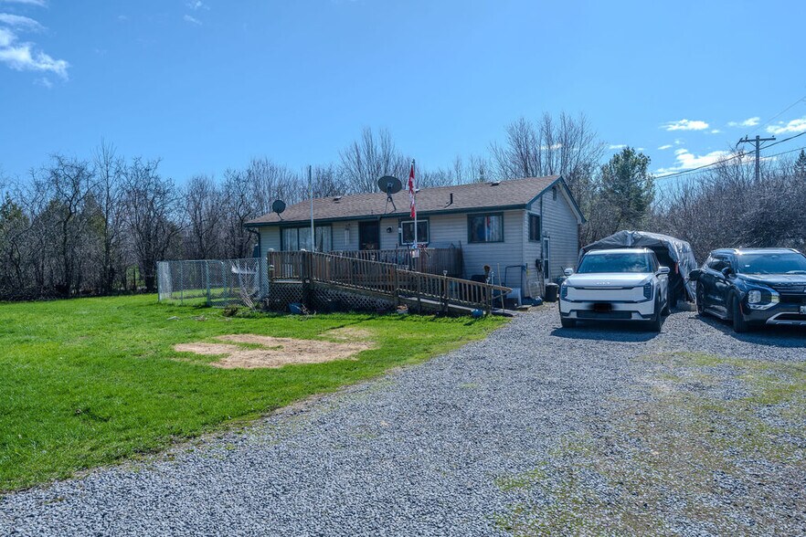 181 Melville Rd, Consecon, ON à vendre - Photo du bâtiment - Image 2 de 24