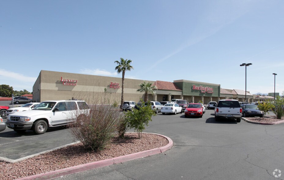4720-4860 S Eastern Ave, Las Vegas, NV à louer - Photo du bâtiment - Image 1 de 17