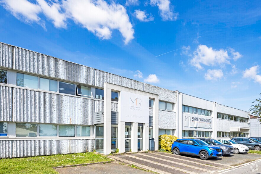 Rue de Bretagne, Saint-Ouen-l'Aumône for lease - Primary Photo - Image 1 of 1