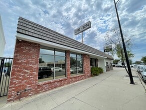 3212-3214 W Burbank Blvd, Burbank, CA for lease Building Photo- Image 1 of 25