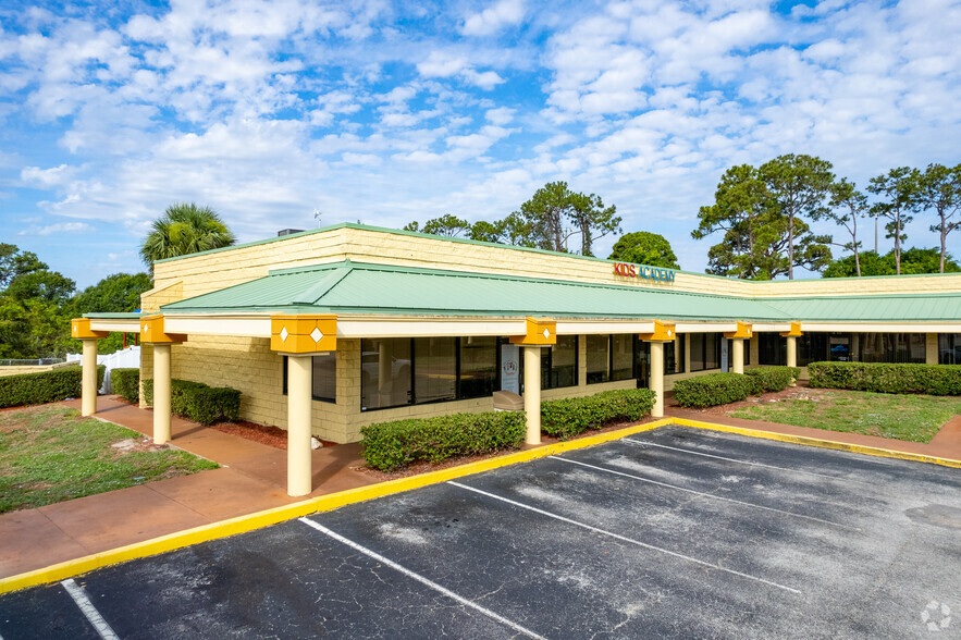 203-281 Crockett Blvd, Merritt Island, FL for lease - Building Photo - Image 1 of 32