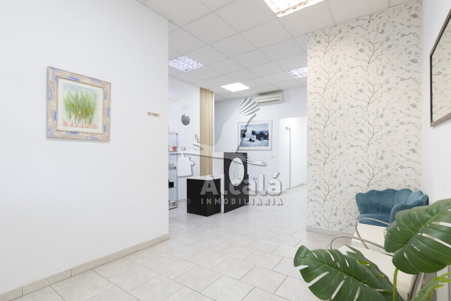 Immeuble residentiel dans Alcalá de Henares, Madrid à vendre - Photo du bâtiment - Image 2 de 2