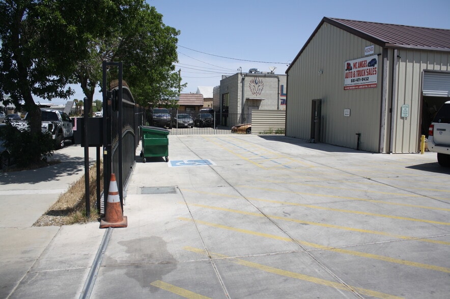 45240 N Trevor Ave, Lancaster, CA for sale - Building Photo - Image 3 of 18