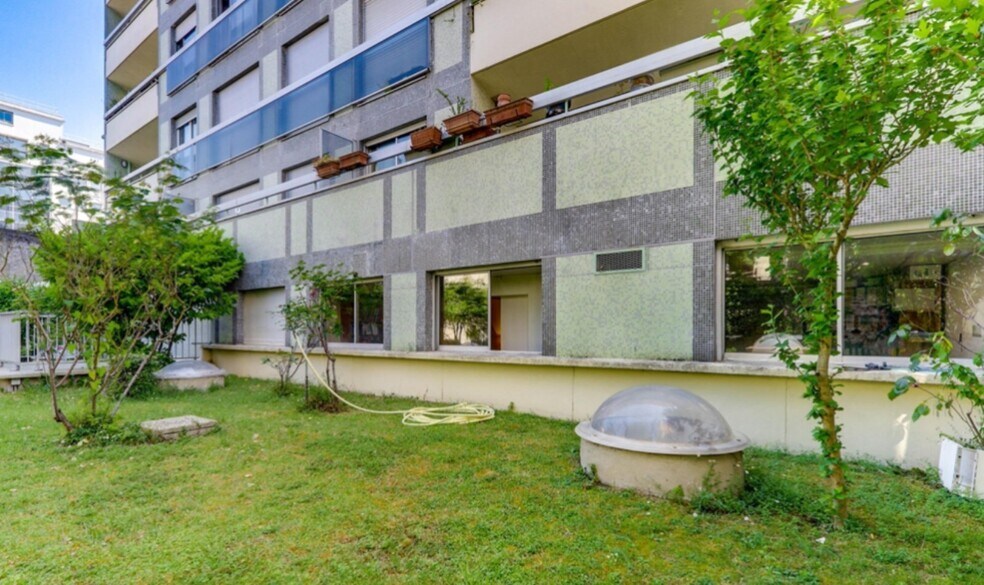 10 Rue Rosenwald, Paris à vendre - Photo du bâtiment - Image 2 de 25