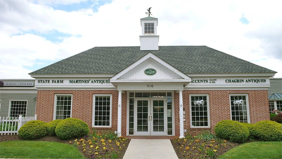 512 E Washington St, Chagrin Falls, OH à louer - Photo du bâtiment - Image 2 de 10