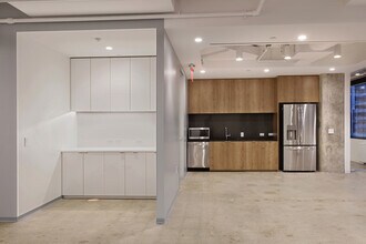 1735 N Lynn St, Arlington, VA à louer Photo intérieure- Image 2 de 2