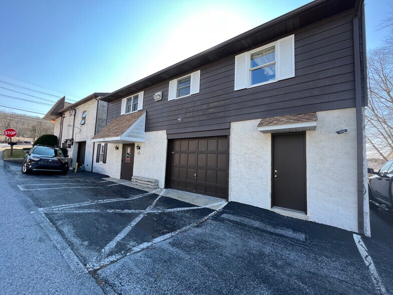 2411 E Lincoln Hwy, Coatesville, PA for lease - Building Photo - Image 2 of 6