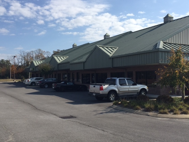 1940 N Jackson St, Tullahoma, TN for lease - Building Photo - Image 1 of 21