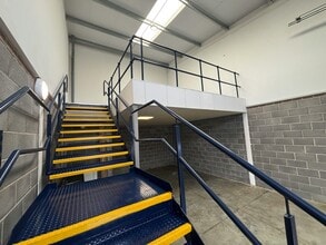 Richard Jones Rd, Minster Lovell for lease Interior Photo- Image 2 of 4