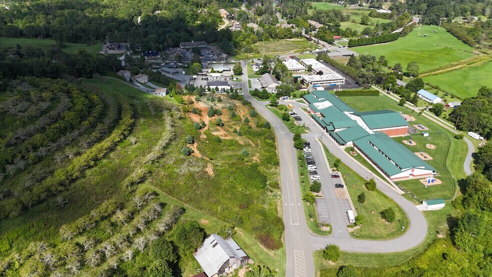 114 Orchard Ln, Banner Elk, NC à vendre - Photo du bâtiment - Image 3 de 11