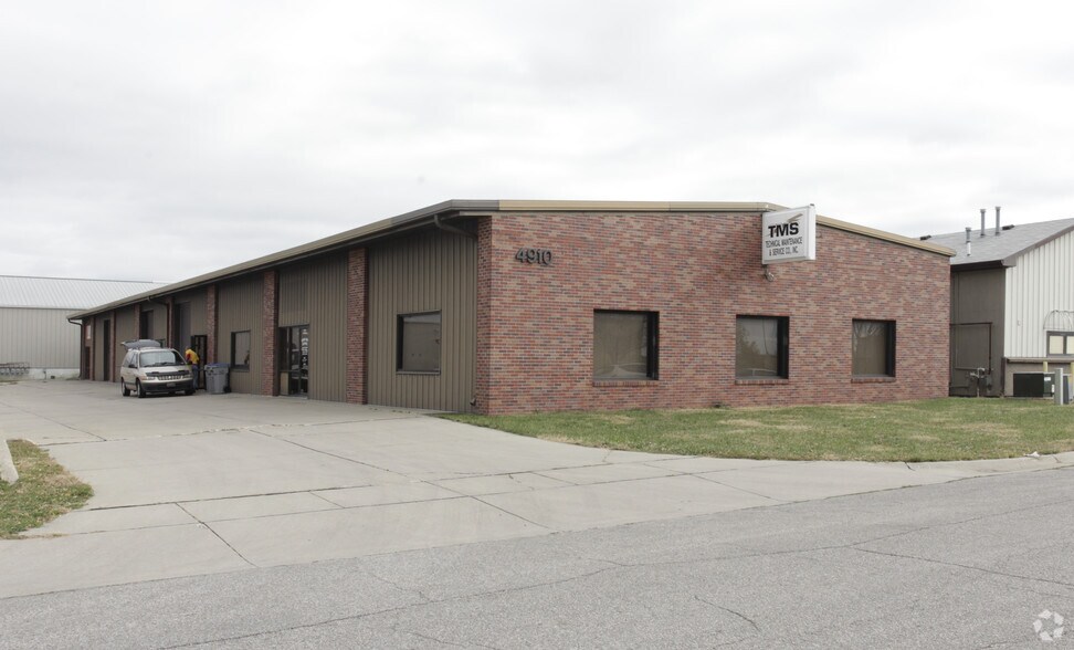 4910 N 57th St, Lincoln, NE à vendre - Photo du bâtiment - Image 2 de 4