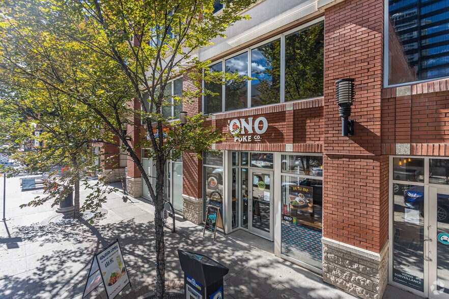 10134-10142 104 St NW, Edmonton, AB à vendre - Photo du bâtiment - Image 2 de 16