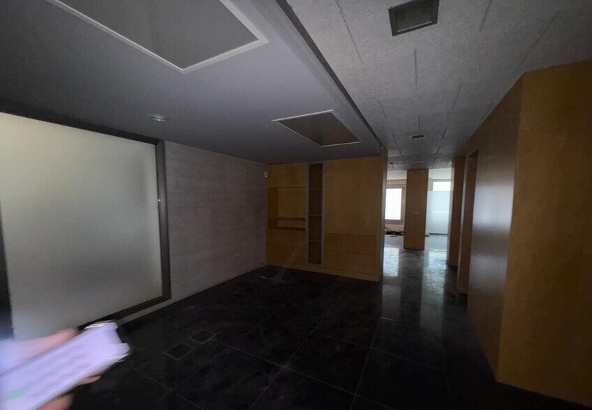 Retail in València, Valencia for sale - Building Photo - Image 2 of 11