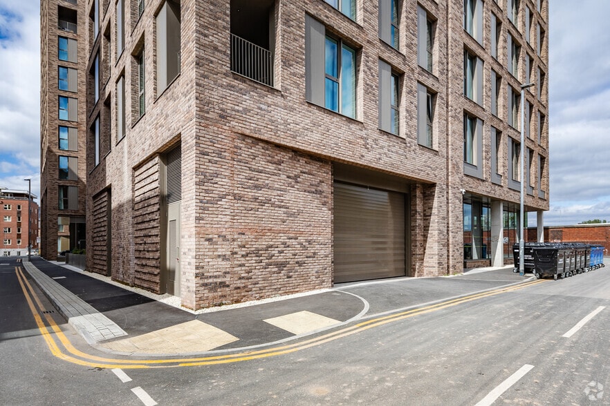 14 Rochdale Road, Manchester for lease - Building Photo - Image 3 of 14