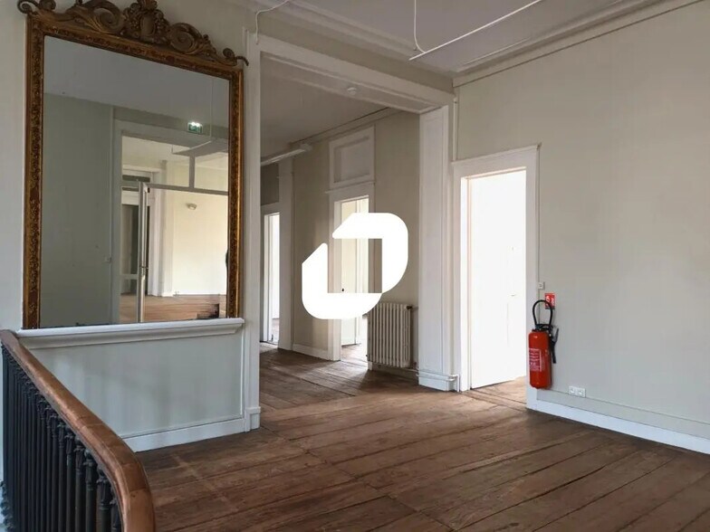 Office in Lille for lease - Interior Photo - Image 3 of 14