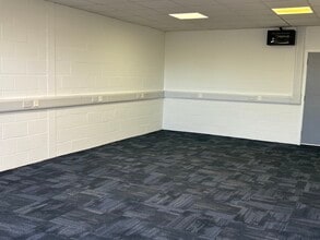 Langston Rd, Loughton for lease Interior Photo- Image 2 of 6