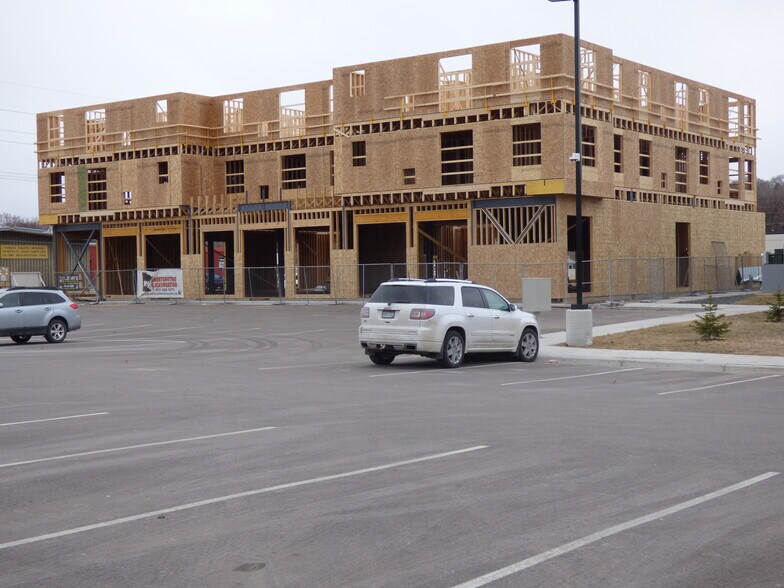 340 Webster ave, North Mankato, MN à louer - Photo du bâtiment - Image 2 de 11