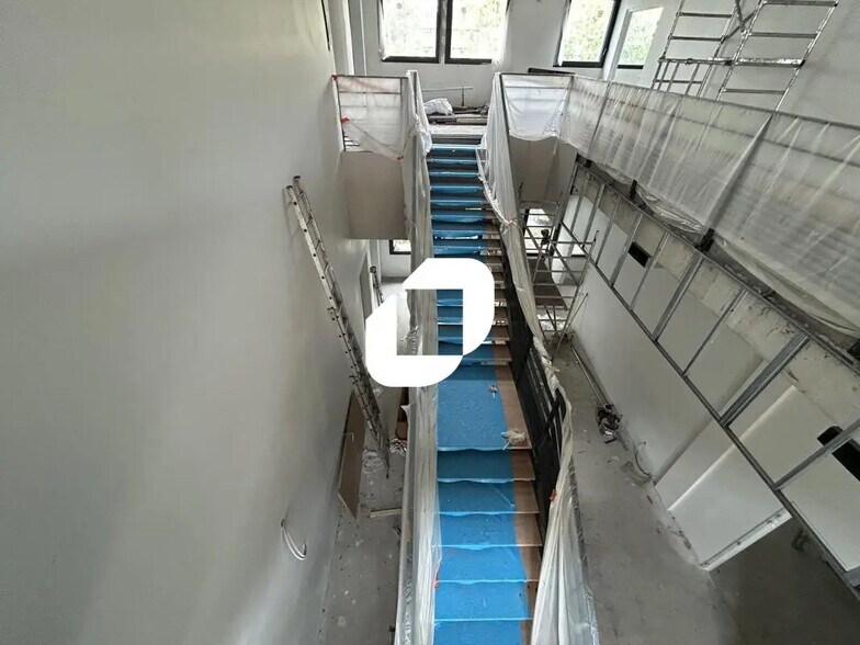 Bureau dans Neuilly-sur-Marne à louer - Photo intérieure - Image 2 de 8