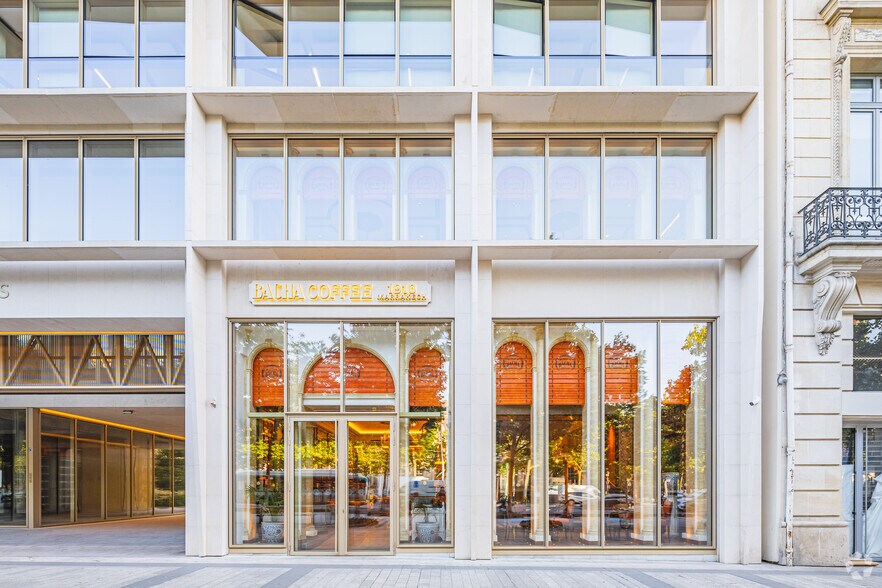 26 Avenue Des Champs Elysées, Paris à louer - Photo du bâtiment - Image 3 de 6