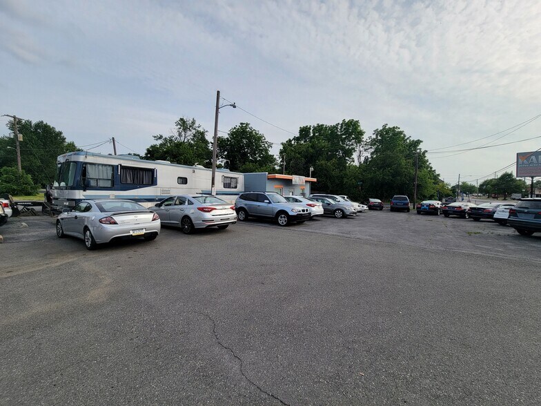 2920 W Emaus Ave, Allentown, PA à vendre - Photo du bâtiment - Image 3 de 8