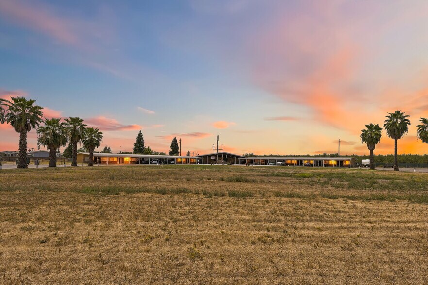 4930 W County Rd, Dunnigan, CA à vendre - Photo du bâtiment - Image 2 de 16