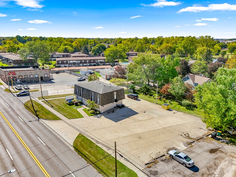 30401 Utica Rd, Roseville, MI for sale - Building Photo - Image 2 of 52